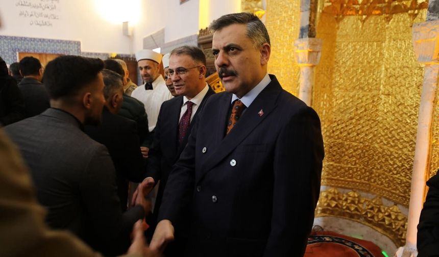 İçişleri Bakanı bayramın ilk gününü Van’da geçirdi