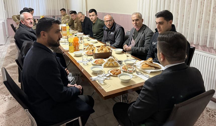 Kaymakam Bulut, Dönerdere Kız Kur’an Kursu’nda iftar programına katıldı