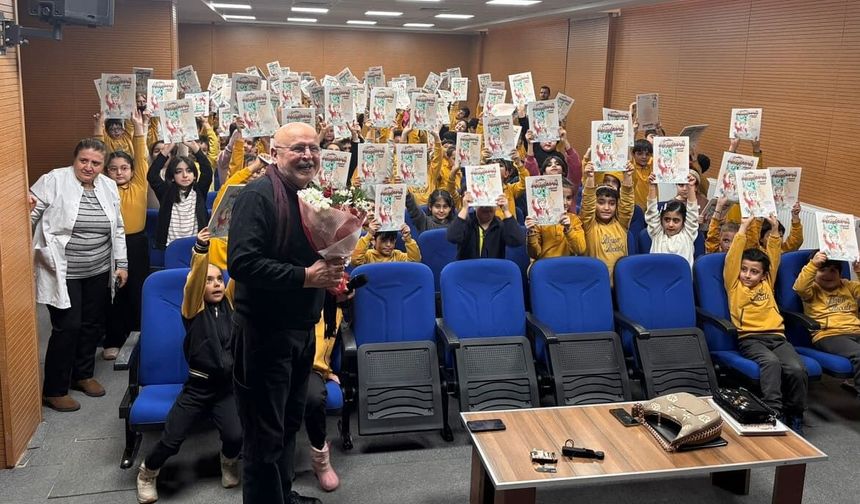 Prof. Dr. Ahmet Sınav Van’da öğrencilerle buluştu