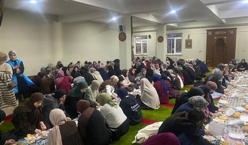 TDV Van Şubesi’nden üniversite öğrencilerine iftar sofrası