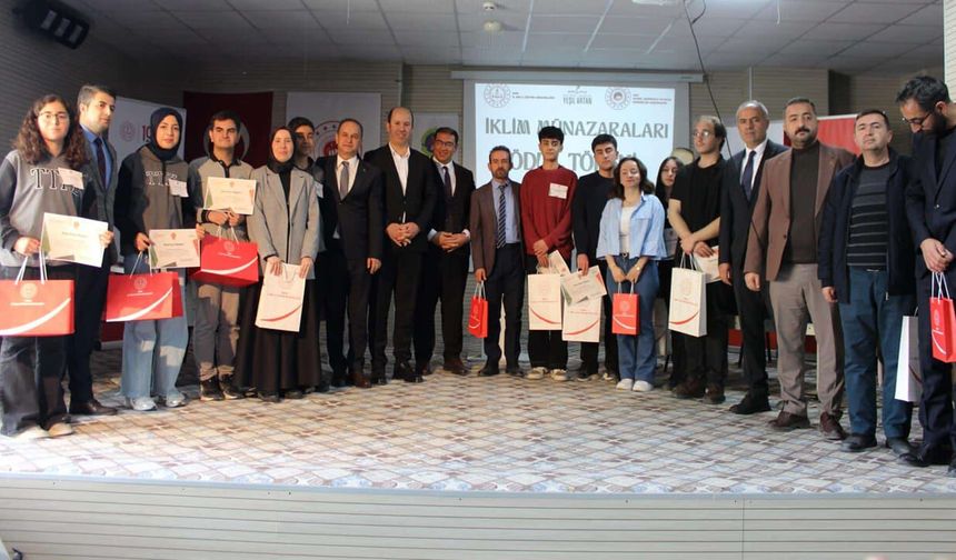 Türk Telekom Fen Lisesi iklim münazaraları finalinde birinci oldu