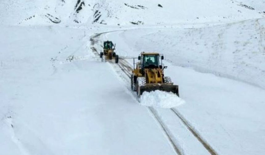 Van Büyükşehir belediyesi duyurdu! Başkale ve Saray’ya ulaşım yok!