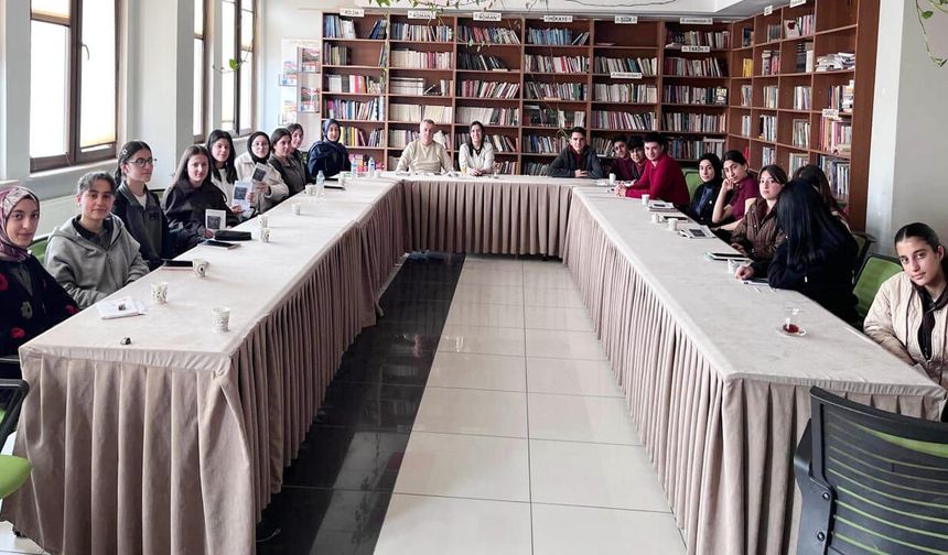 Van Edremit’te lise öğrencileri kitap tahlilinde buluştu