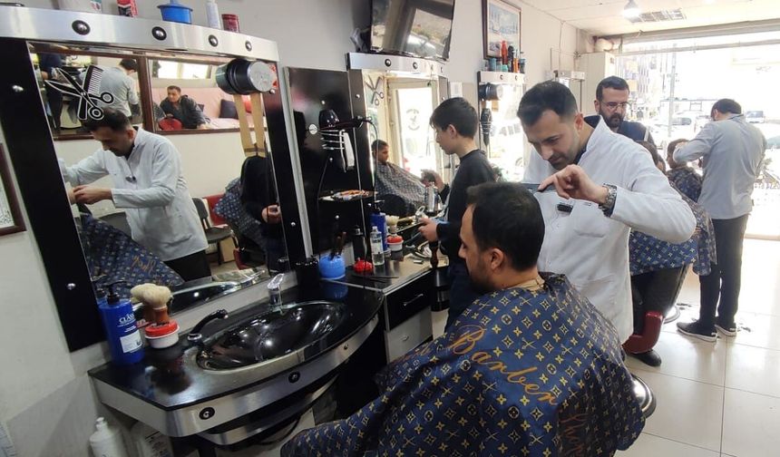 Van’da berber ve kuaförlerde bayram yoğunluğu