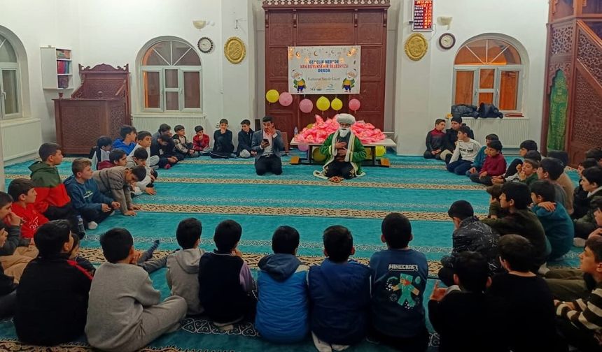 Van’da camiler Ramazan’da şenlendi!