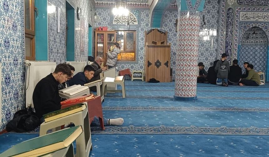 Van’da itikaf sünneti ihya ediliyor