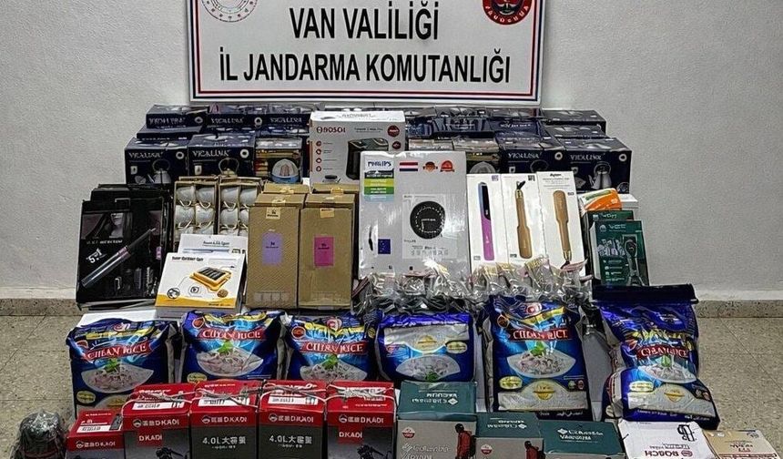Van'da kaçak malzeme ele geçirildi