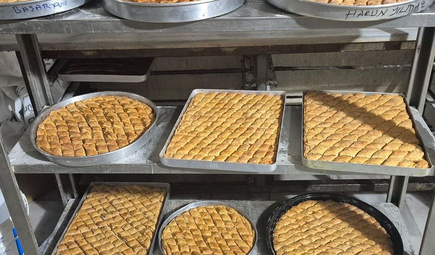 Van’da kadınlardan Gazze için bayram dayanışması: El emeği baklavalar satışta