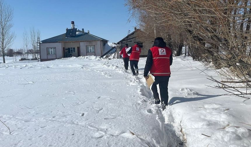 Van’da öğrenciler ihtiyaç sahipleri için seferber oldu