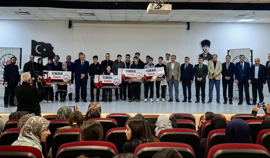 Van’da öğrenciler umreyle ödüllendirildi!