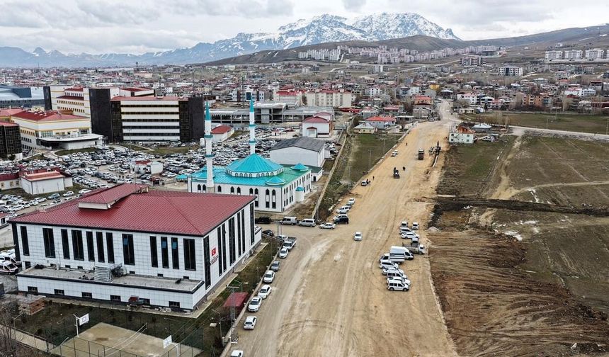 Van’da trafiği rahatlatacak 1.7 kilometrelik yeni yol!