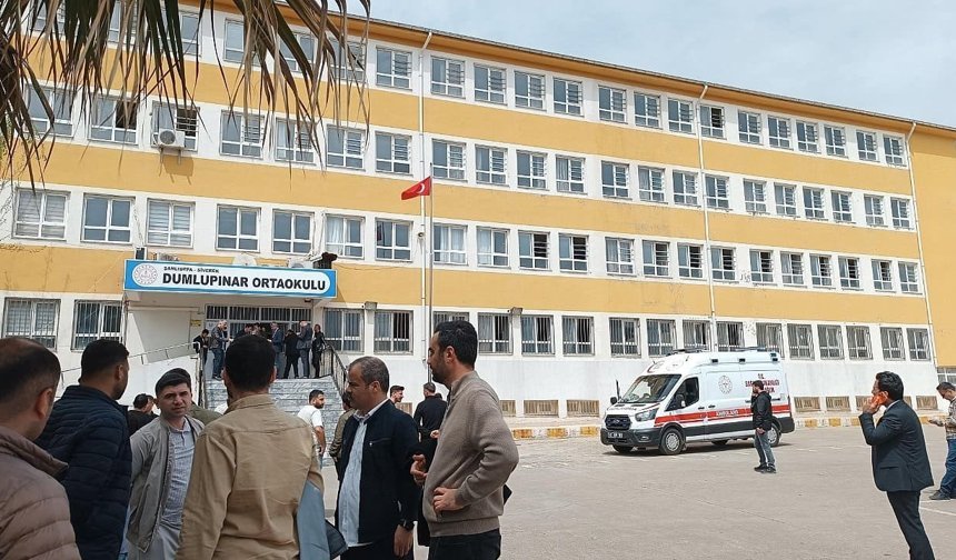 Bir okula daha saldırı iddiası! Veliler okula akın etti