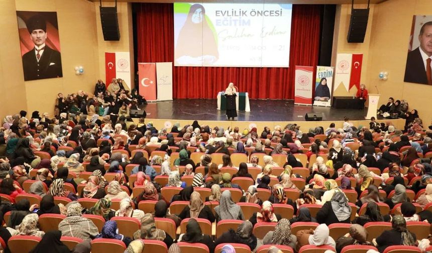 Erciş’te aile semineri düzenledi