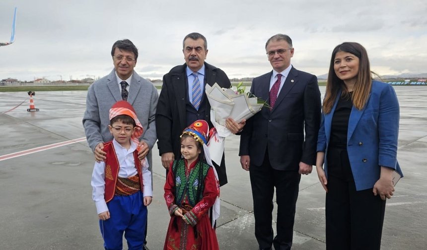 Milli Eğitim Bakanı Tekin Van’da