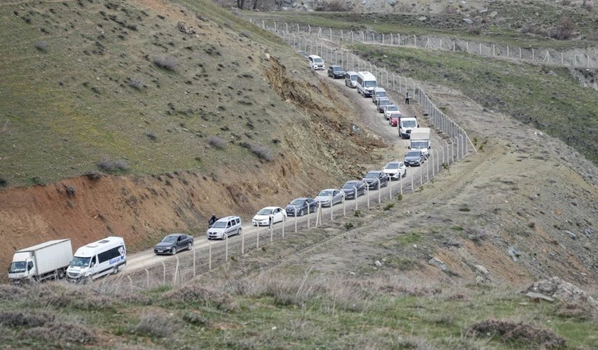 Van- Hakkâri karayolunda çalışmalar aralıksız sürüyor