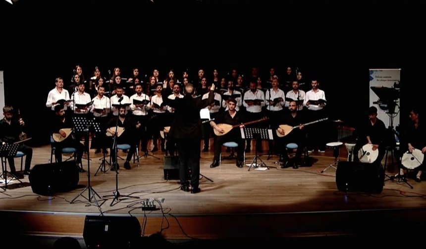 Van’da Devlet Konservatuvarı’ndan halk müziği konseri