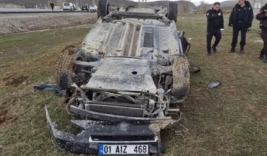 Van’da otomobil takla attı! Ölü ve yaralılar var…