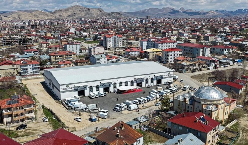 Van’da sorun çözüldü! Kapalı semt pazarları açıldı