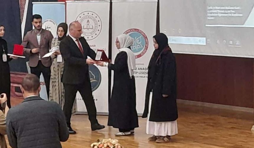 Vanlı öğrenciden büyük başarı: Bölge ikincisi oldu