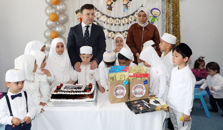 Başkale’de 4-6 yaş Kur’an kursu öğrencileri mezuniyet sevinci yaşadı
