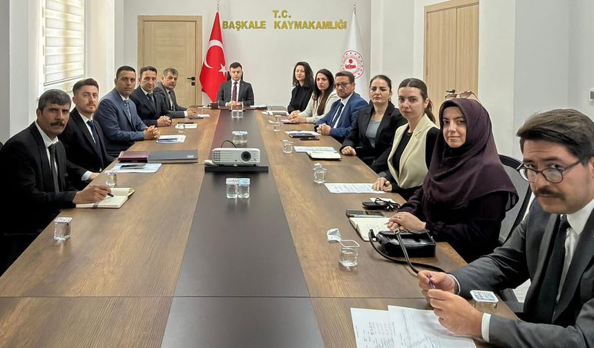 Başkale’de kurum amirleri toplantısı yapıldı