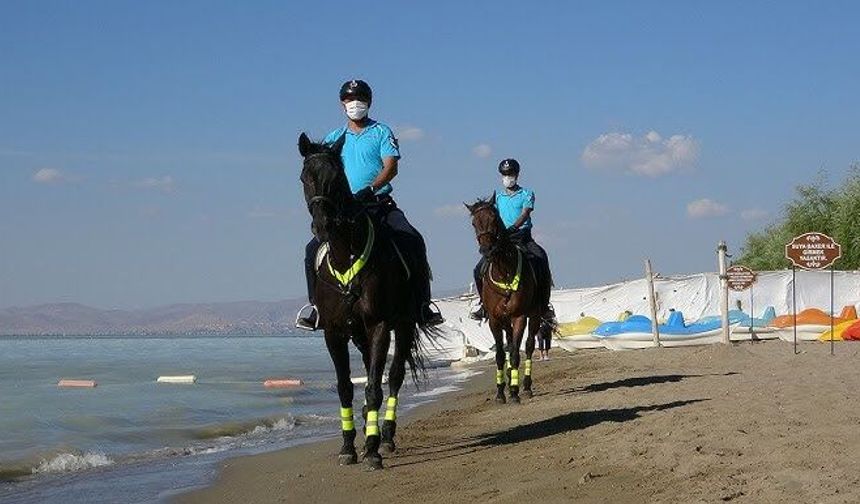 Erciş'te Van Balığı için 7/24 koruma nöbeti
