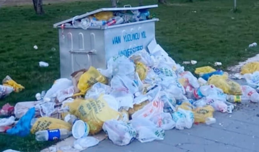 İpekyolu Kevenli TOKİ ve YYÜ yerleşkesinde çöp tepkisi