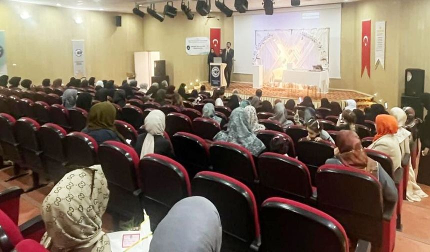 Van YYÜ’de hatim programı düzenlendi