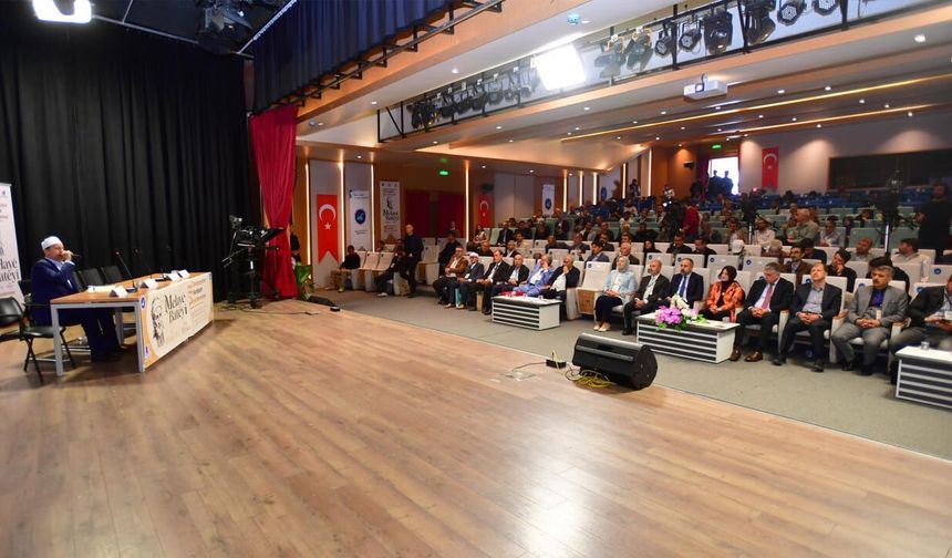 Van’da Melayê Bateyî’nin ilmi ve edebi mirası ele alındı