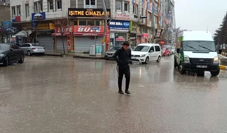 Van’da yağışlar devam edecek mi? Meteoroloji duyurdu...