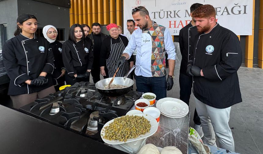 Van’da yöresel lezzetler tanıtıldı
