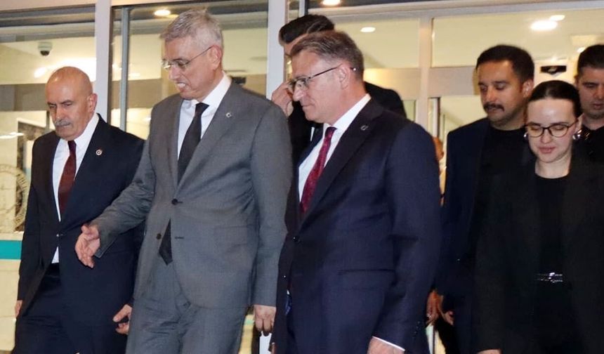 Bakan Memişoğlu Van’da! Sağlık yatırımları masaya yatırıldı