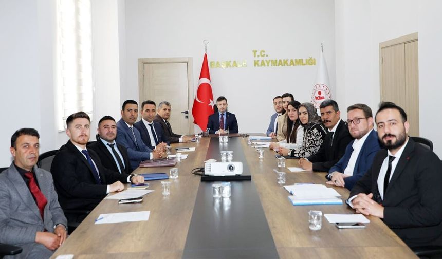 Başkale’de ilçe idare şube başkanları toplantısı gerçekleştirildi