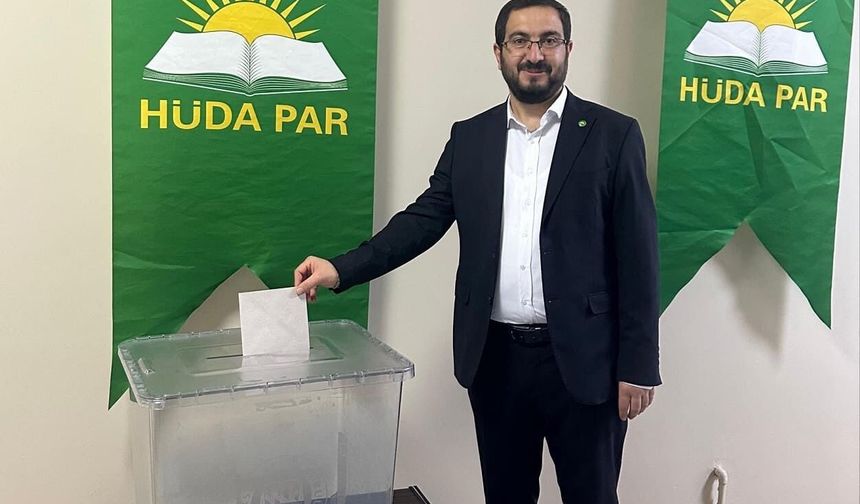 HÜDA PAR Edremit İlçe Başkanı Murat İtah güven tazeledi