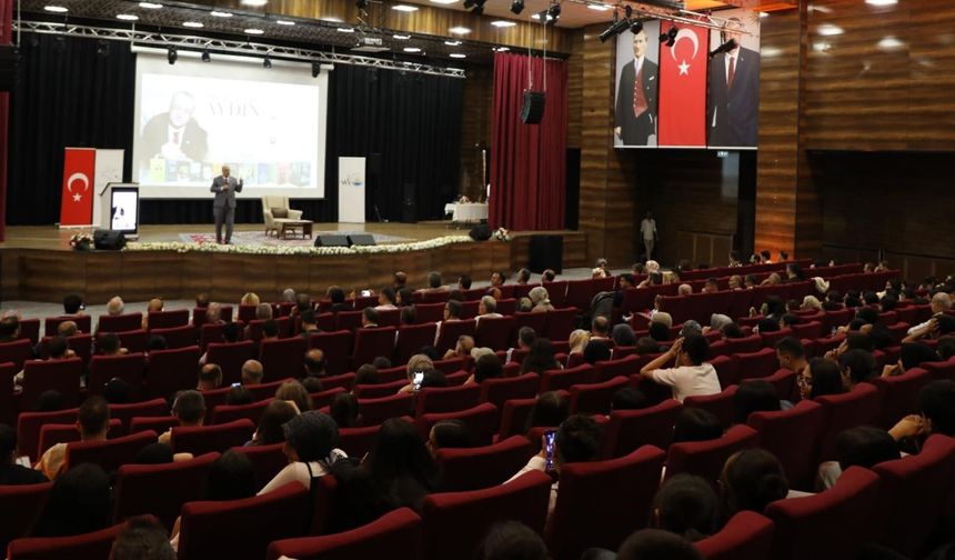 Yazar Aydın, Vanlılarla buluştu
