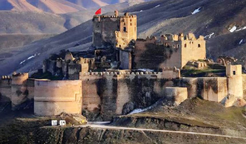 Van Hoşap Kalesi UNESCO yolunda…