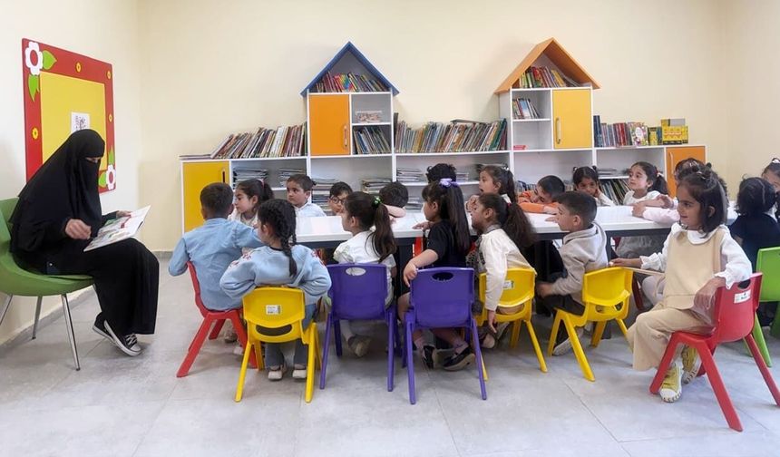 Van’da ‘Annem Bana Masal Okur Musun’ projesi Karanfil Anaokulu’nda devam etti