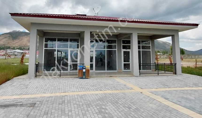 Van’da TOKİ’ye ait iş yeri satışa çıkarıldı