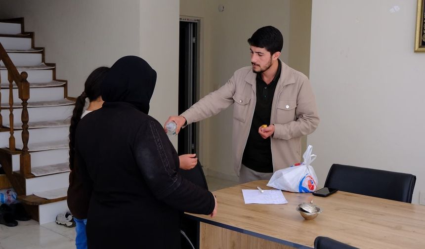 Van’da yetim ailelerine kurban eti ulaştırıldı!