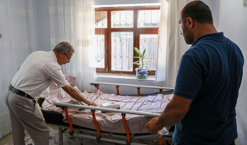 Van’da ihtiyaç sahibi vatandaşa hasta yatağı desteği sağlandı