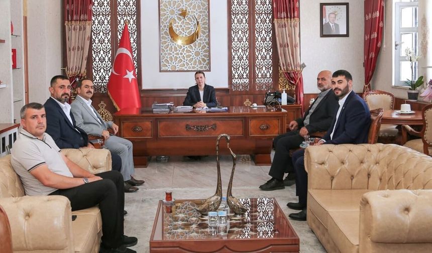 HÜDA PAR heyetinden Gürpınar Kaymakamı Keser’e ziyaret