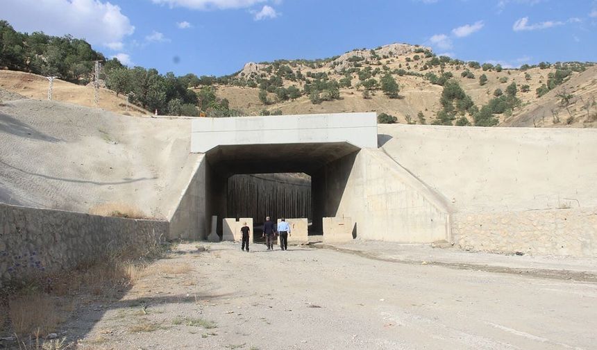 HÜDA PAR`dan yetkililere çağrı! Şırnak-Van yolu 13 yıldır tamamlanamıyor!
