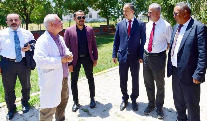 Kırgızistan Ankara Büyükelçisi Kazakbaev'den Van YYÜ'ye ziyaret
