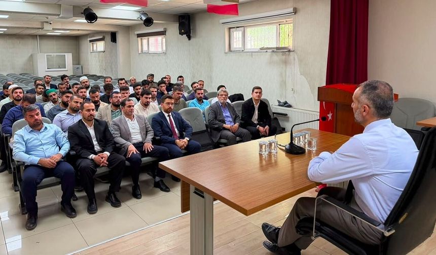 Van Müftüsü Şık: Kur'an dersi almak ayrı Kur’an’dan ders almak ayrı