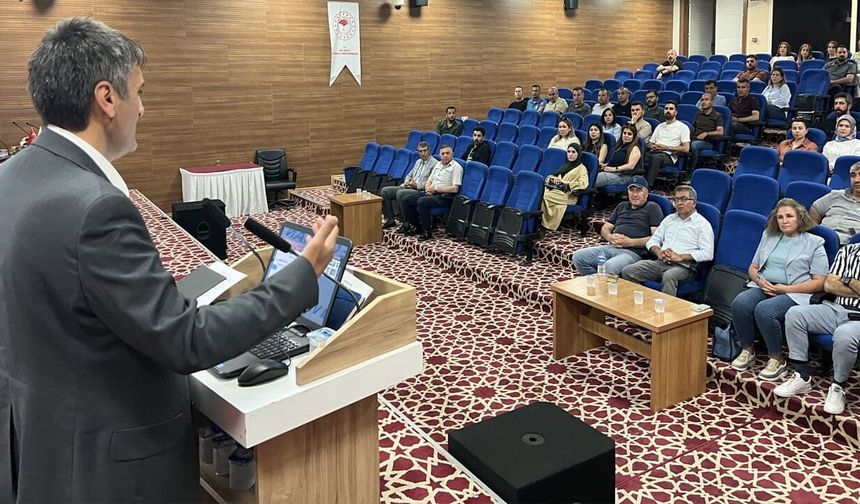 Van'da B-REÇETE sistemi için bilgilendirme toplantısı düzenlendi