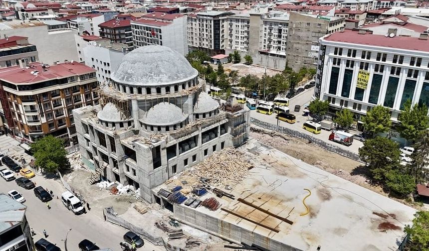 Van’da Hazreti Ömer Camii inşaatı devam ediyor