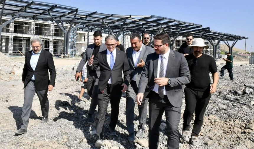 Van’da otobüs terminali, sebze hali, soğuk hava deposunda çalışmaları sürüyor