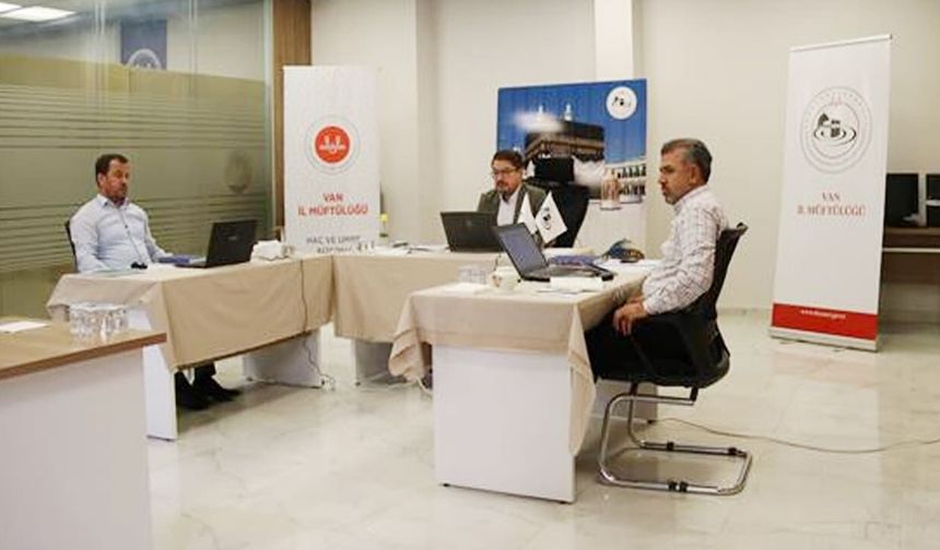 Van’da umre organizasyonu görevli seçme sınavı yapıldı