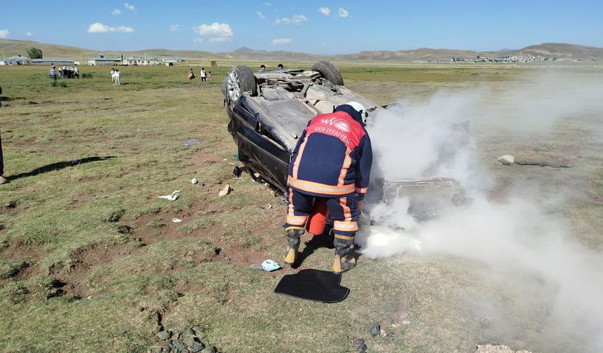 Van Özalp’ta trafik kazası: 3 kişi yaralandı