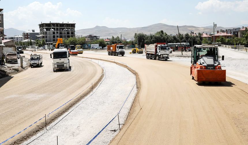 Van'ın yeni bağlantı yolu şekilleniyor